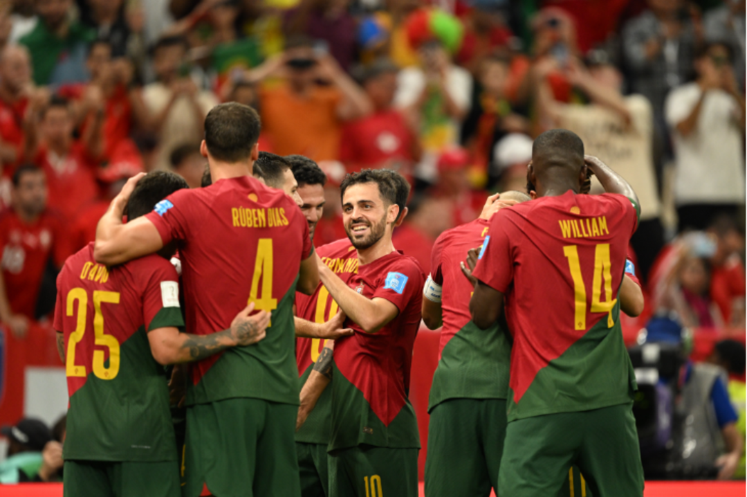 也有黑馬球 也有黑馬球